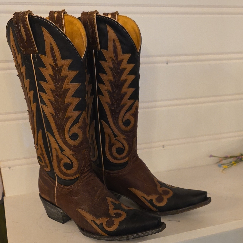 Old Gringo Tan and Black Leather Boots